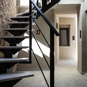 https://uni-island-old-town-suites.rethymnohotels.net