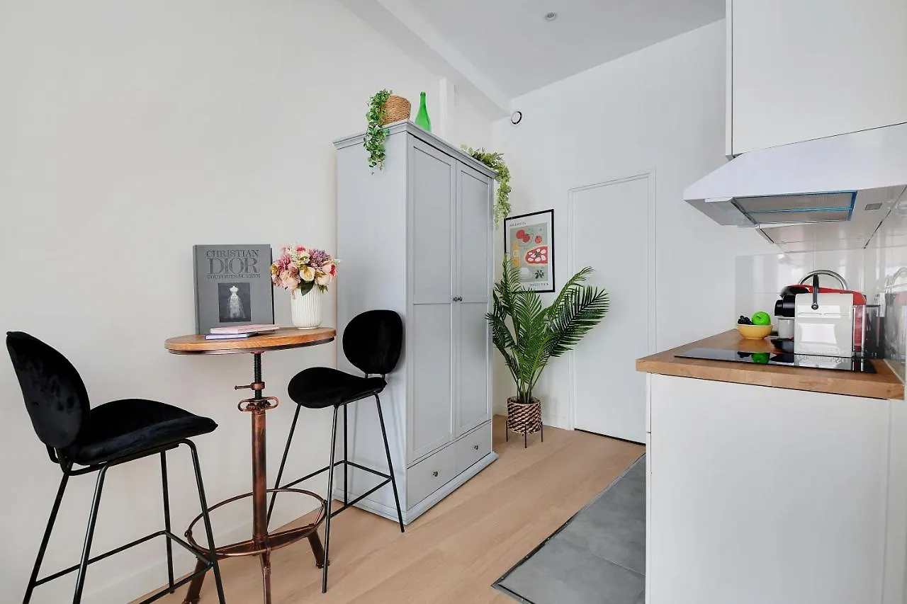 Cosy Apartment - Passy-Tour Eiffel Paris 0*,  France